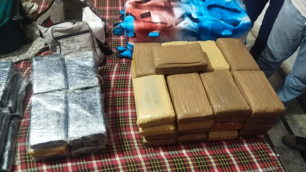 "₹2,500 करोड़ ड्रग रैकेट का मास्टरमाइंड दुबई में गिरफ्तार, जल्द होगा प्रत्यर्पण | Dainik Diary"