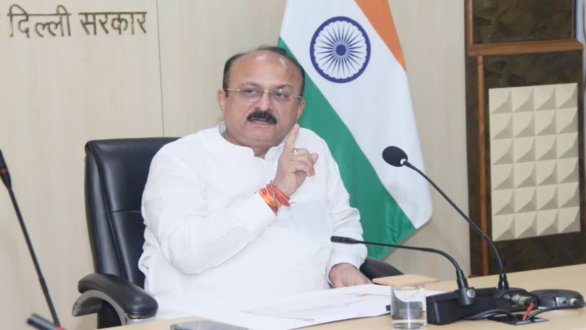 दिल्ली के शिक्षा मंत्री आशीष सूद ने गैर-अनुरूपित क्षेत्रों के निजी स्कूलों को मान्यता देने का ऐतिहासिक ऐलान किया।