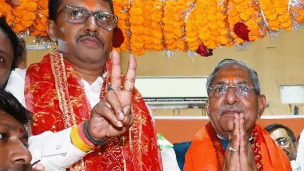 झंझारपुर सीट पर BJP के नितीश मिश्रा की बड़ी बढ़त, 43 हजार वोट पार—बिहार की सियासत में फिर मजबूत हुआ ‘मिश्रा फैक्टर’ 30 झंझारपुर में 43 हजार से अधिक की बढ़त के साथ आगे BJP उम्मीदवार और मंत्री नितीश मिश्रा।