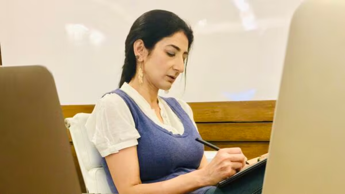 दिल्ली हाई कोर्ट का केंद्र को नोटिस: निताशा कौल की ब्लैकलिस्टिंग और OCI रद्दीकरण पर सवाल