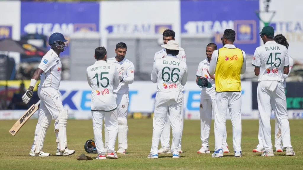 बांग्लादेश के खिलाफ पहले दिन आयरलैंड की मजबूत शुरुआत, लेकिन आखिरी सत्र में गिरे विकेटों ने बिगाड़ी लय 29 bangladesh guard of honour angelo mathews pti