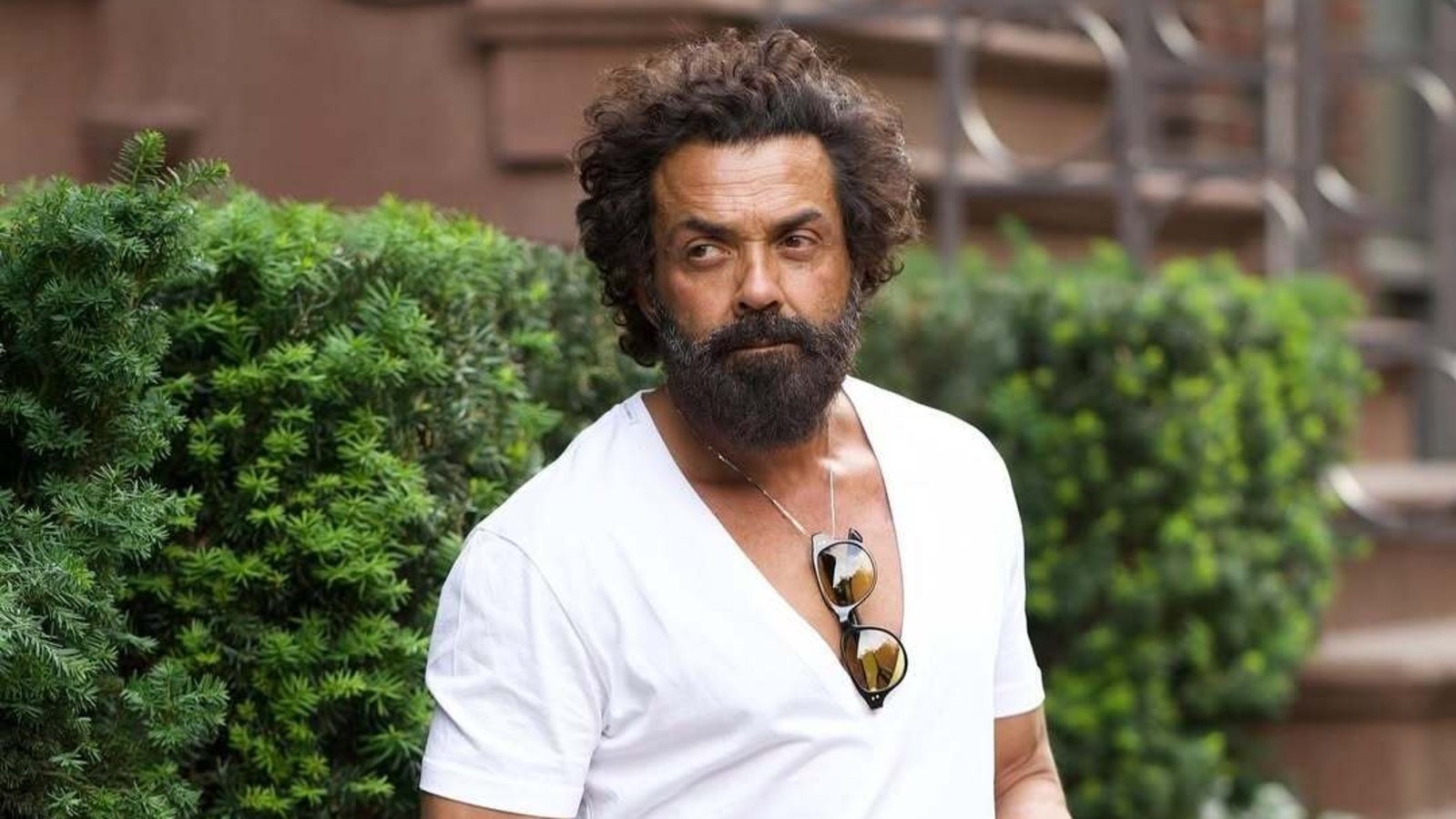 Bobby Deol Net Worth 2025 बॉबी देओल की कुल संपत्ति कमाई और लाइफस्टाइल