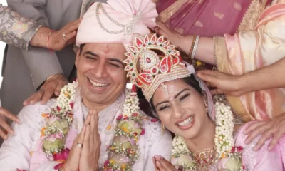 23 साल के रिश्ते के बाद Ashlesha Savant और Sandeep Baswana ने रचाई शादी, Smriti Irani ने जताई खुशी