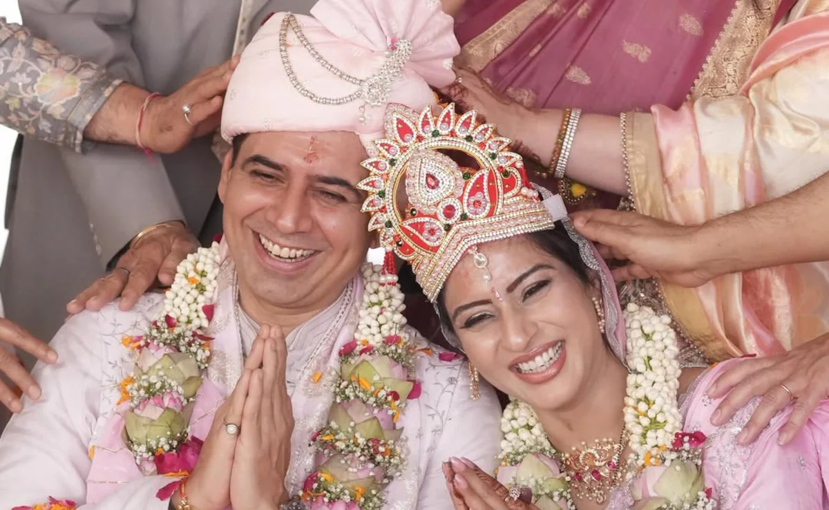 Sandeep Baswana & Ashlesha Sawant Marry After 23 Years, Share Vrindavan Wedding Pics