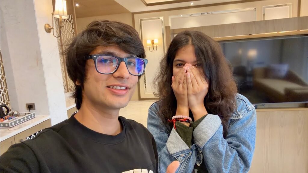 नवंबर 2025 में Sourav Joshi ने आखिरकार अपनी fiancée Avantika Bhatt का चेहरा दिखाया—फैंस खुशी से झूम उठे।