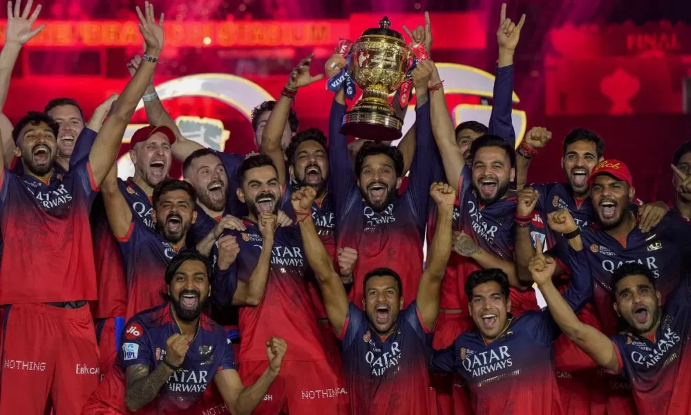 RCB बिकने के कगार पर: नया मालिक ढूंढ रही टीम, लगभग ₹17 हजार करोड़ में हो सकती है बिक्री | Dainik Diary