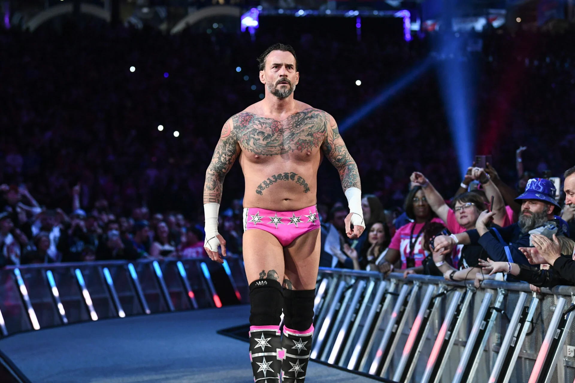 WWE RAW 2025: CM Punk के हमलावर का खुलासा? Gunther vs Solo Sikoa सहित बड़े मैच कन्फर्म