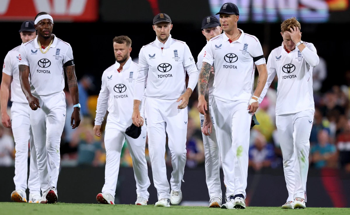 ब्रिस्बेन एयरपोर्ट पर इंग्लैंड टीम की सिक्योरिटी और Channel 7 कैमरा ऑपरेटर के बीच हुआ विवाद