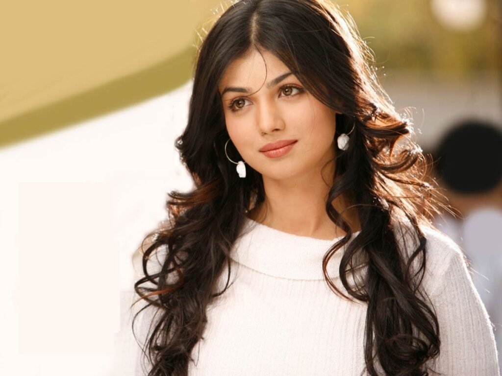 Bollywood Stars Who Left Industry Quietly Without Saying Goodbye