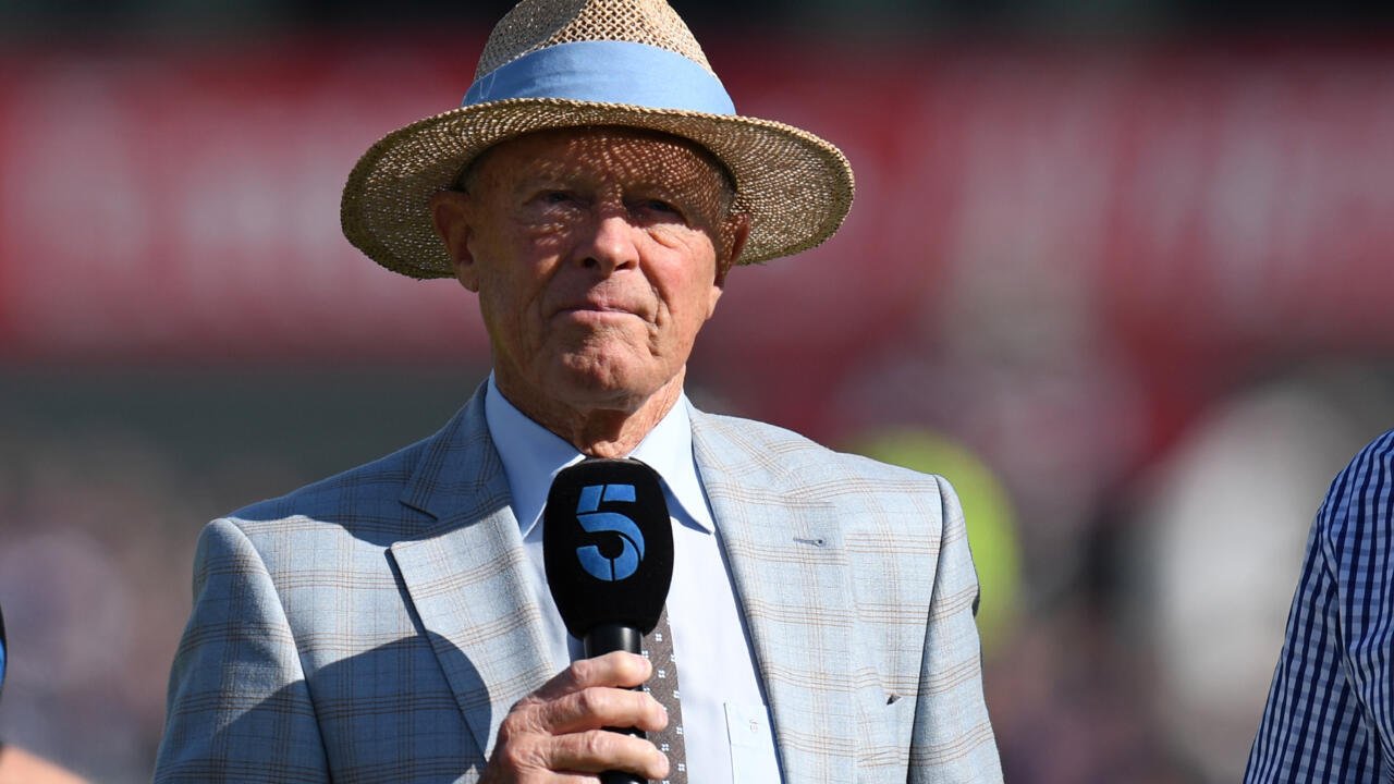 Geoffrey Boycott ने फाड़ा स्टोक्स–मैकुलम का बाज़बॉल मॉडल, बोले: ‘एग कप भी नहीं जीत सकते’ | Ashes 2025-26
