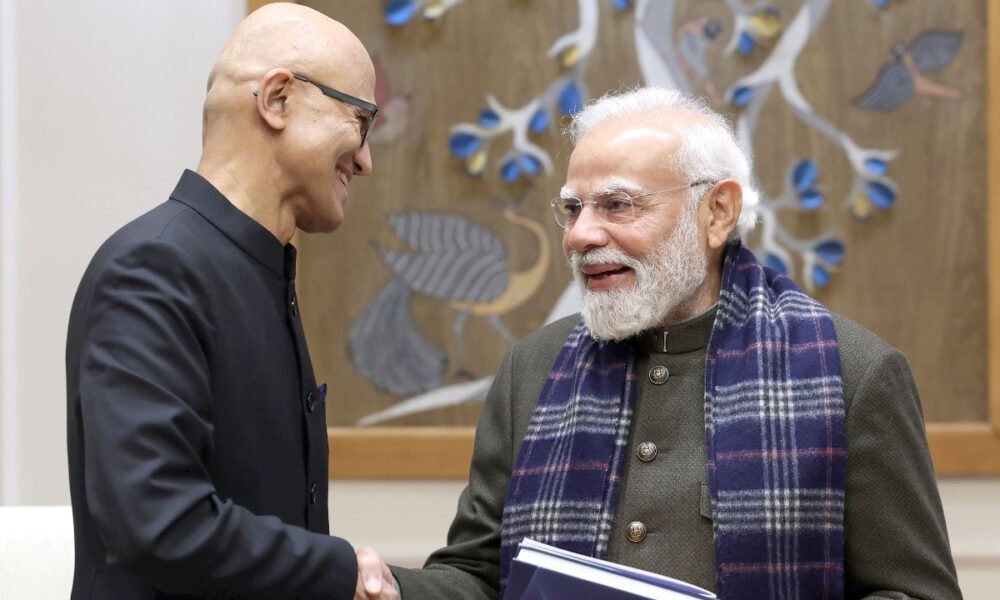 भारत में AI का भविष्य मजबूत: Satya Nadella ने Sovereign Cloud और 17.5 बिलियन डॉलर निवेश की बड़ी घोषणा की