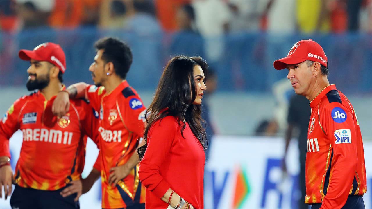 IPL 2026: PBKS ने मैक्सवेल को क्यों छोड़ा? रिकी पोंटिंग और कुंबले की बड़ी बात