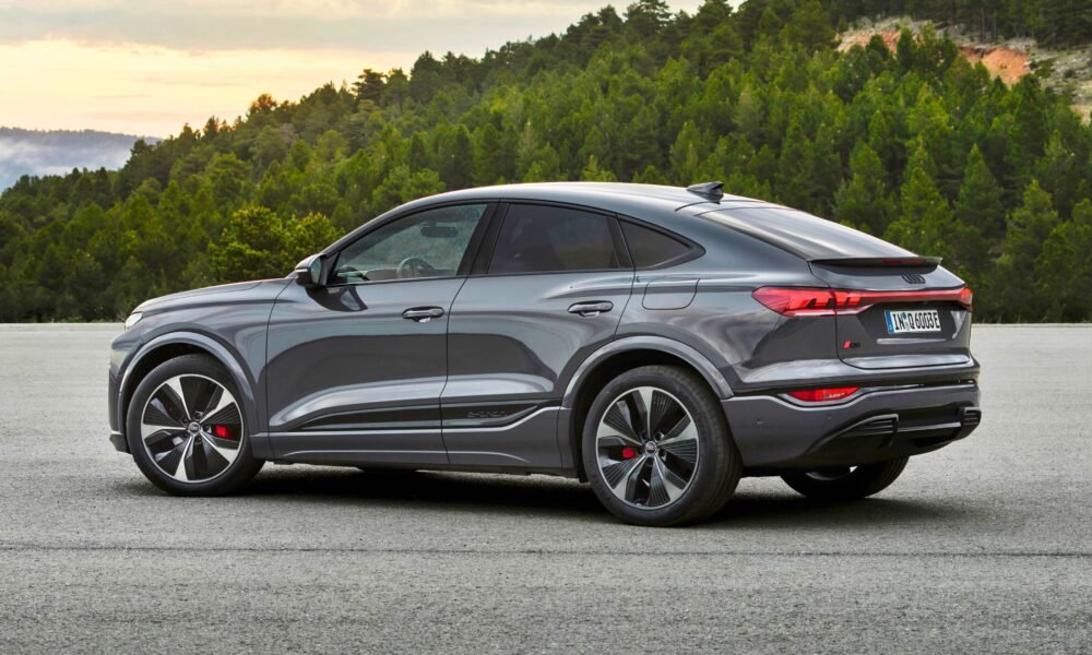 Audi Q6 e-tron फरवरी 2026 में भारत में लॉन्च होकर लग्ज़री इलेक्ट्रिक SUV सेगमेंट को नई दिशा दे सकती है