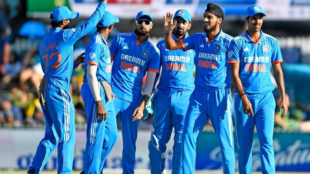 “IND vs SA: कोहली–गायकवाड़ के शतक हुए बेकार, दक्षिण अफ्रीका ने 4 विकेट से मैच छीन लिया—सीरीज 1-1 से बराबर।”