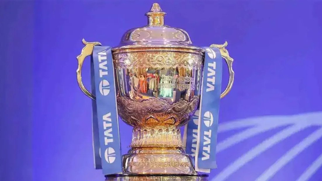 IPL 2026: सभी टीमों की रिटेन लिस्ट और बचे हुए पर्स की पूरी जानकारी | Dainik Diary