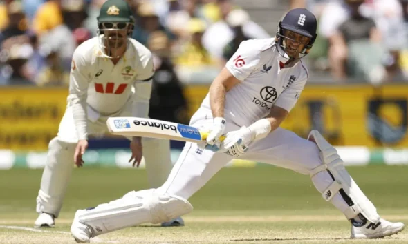 Alastair Cook ने MCG Pitch पर उठाए सवाल, बोले ‘यह Unfair Contest था’ – Boxing Day Test Day 1 पर बवाल