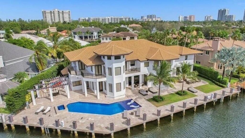 Fort Lauderdale, Miami में Lionel Messi का आलीशान waterfront mansion
