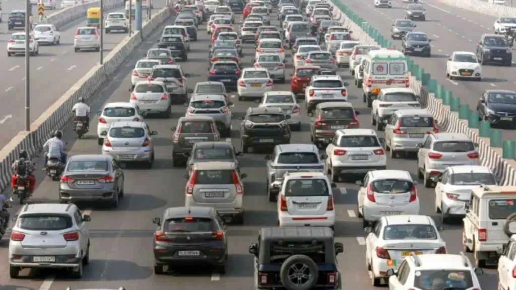 Supreme Court में सुनवाई के दौरान CJI Surya Kant, Delhi-NCR में पुराने वाहनों पर सख्त फैसला सुनाते हुए