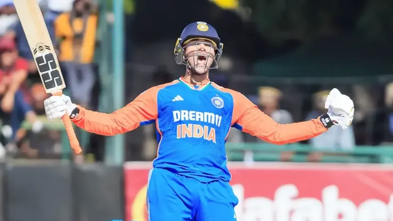 विजय हज़ारे ट्रॉफी से पहले जयपुर में नेट अभ्यास के दौरान आक्रामक शॉट खेलते अभिषेक शर्मा