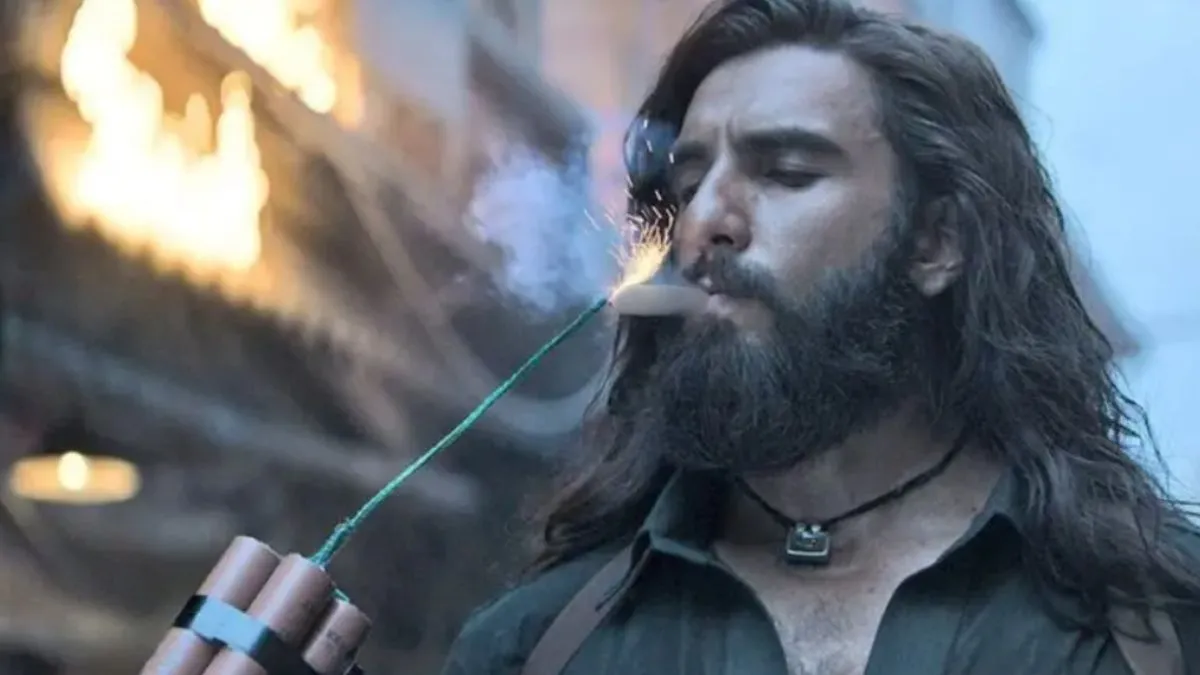 धुरंधर के क्लाइमेक्स सीन में रणवीर सिंह और 80s थीम से प्रेरित बैकग्राउंड स्कोर