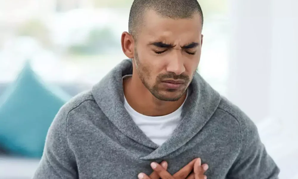 Morning Heart Attack Risk: कैसे नींद, तनाव और फोन अलार्म मिलकर युवाओं के दिल पर हमला करते हैं | Dainik Diary