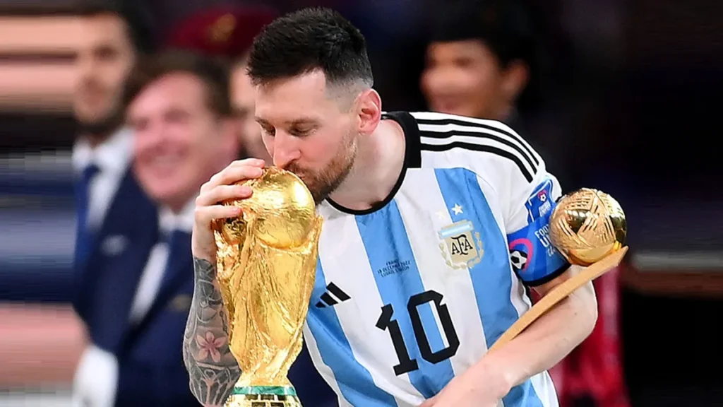 सॉल्ट लेक स्टेडियम में लियोनेल मेसी के संक्षिप्त दौरे के बाद नाराज फैंस और बिगड़े हालात