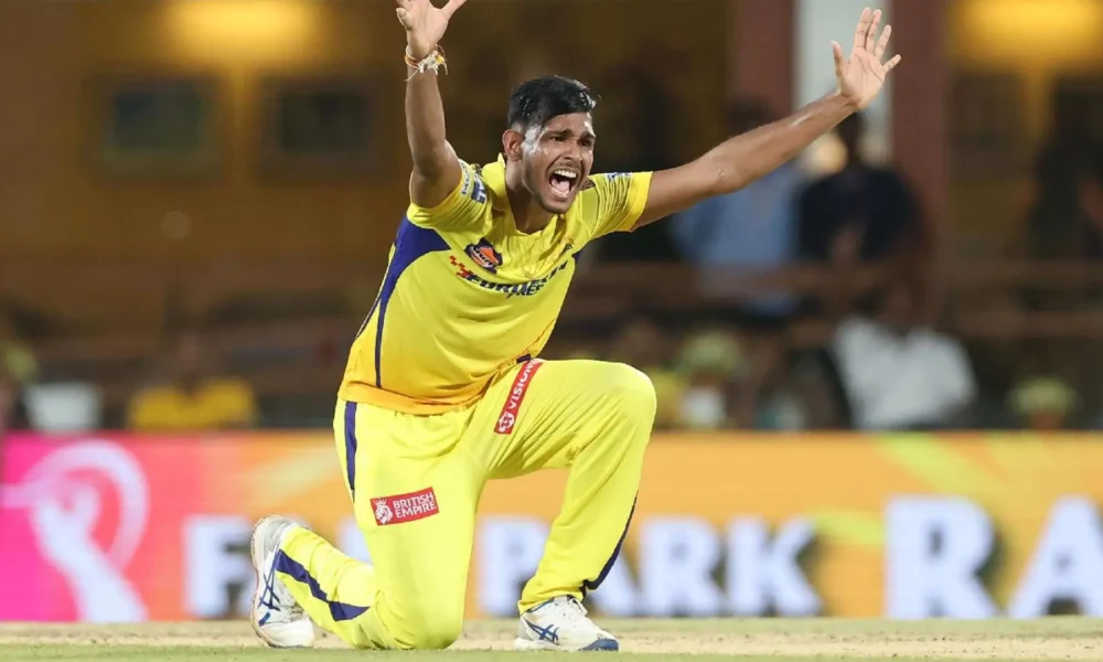 IPL 2026 मिनी-ऑक्शन में Matheesha Pathirana की कीमत 9–11 करोड़ रहने की उम्मीद—KKR और SRH सबसे आगे, CSK भी मौके की तलाश में