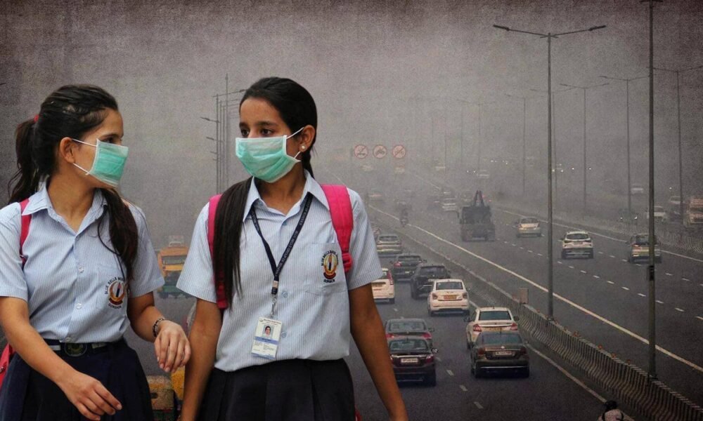 Delhi में गंभीर प्रदूषण के चलते Class V तक के छात्रों के लिए स्कूलों में ऑनलाइन क्लास का आदेश