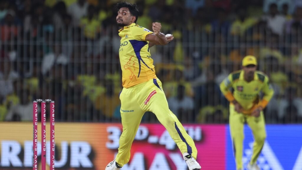 IPL 2026 मिनी-ऑक्शन में Matheesha Pathirana की कीमत 9–11 करोड़ रहने की उम्मीद—KKR और SRH सबसे आगे, CSK भी मौके की तलाश में