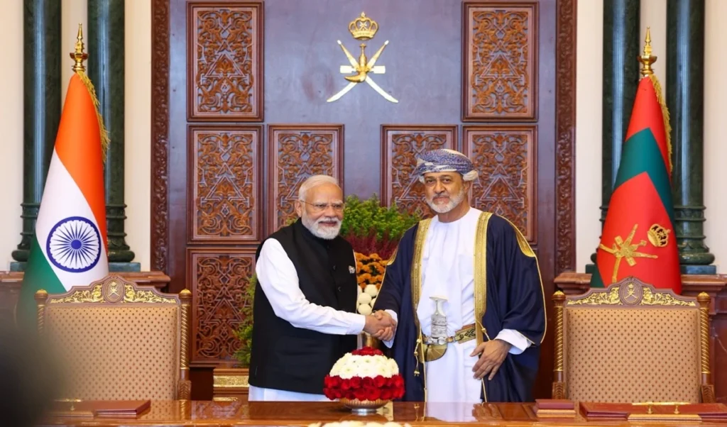PM Narendra Modi को Sultan Haitham bin Tarik द्वारा Oman का सर्वोच्च राष्ट्रीय सम्मान प्रदान करते हुए