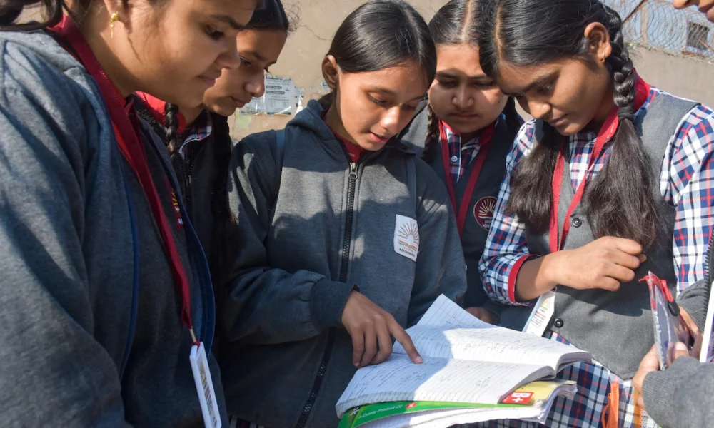 CBSE ने बदला 3 मार्च का एग्जाम शेड्यूल, कक्षा 10 और 12 के छात्रों के लिए आई बड़ी अपडेट