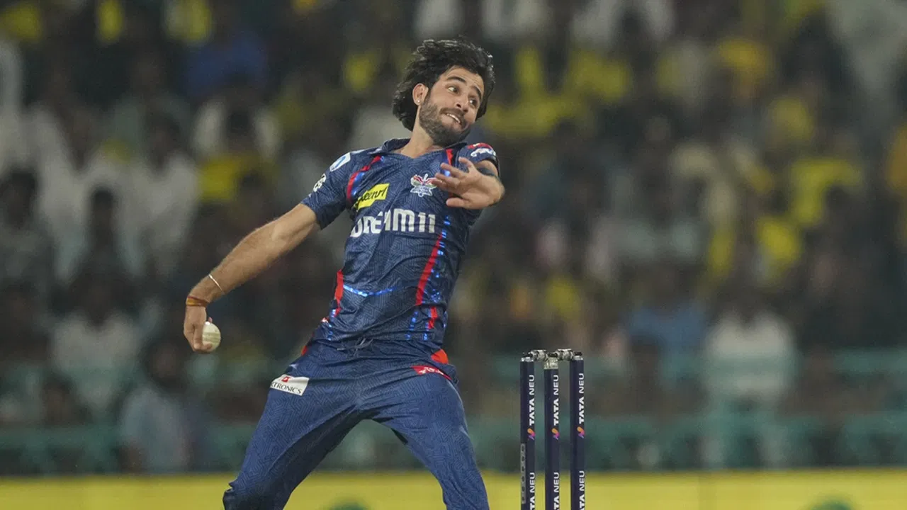 IPL Auction 2026: रवि बिश्नोई की ‘रॉयल’ वापसी, RR ने 7.20 करोड़ में खरीदा