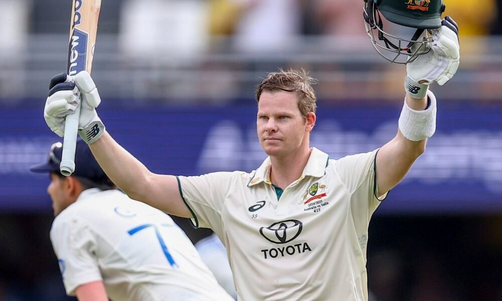 Australian Open सेमीफाइनल के दौरान Steve Smith ने महिला दर्शक को गिरने से बचाकर स्टेडियम का दिल जीत लिया