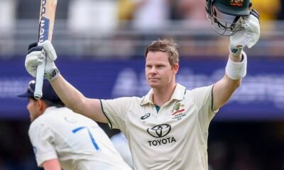 Australian Open सेमीफाइनल के दौरान Steve Smith ने महिला दर्शक को गिरने से बचाकर स्टेडियम का दिल जीत लिया