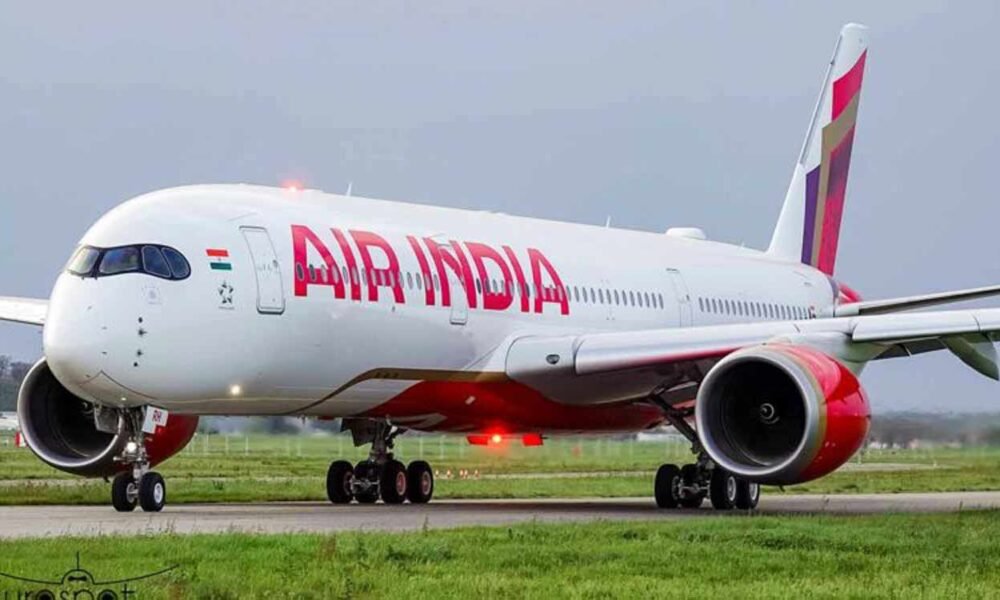 खराब मौसम बना मुसीबत, Air India की London और Birmingham जाने वाली उड़ानों को करना पड़ा divert