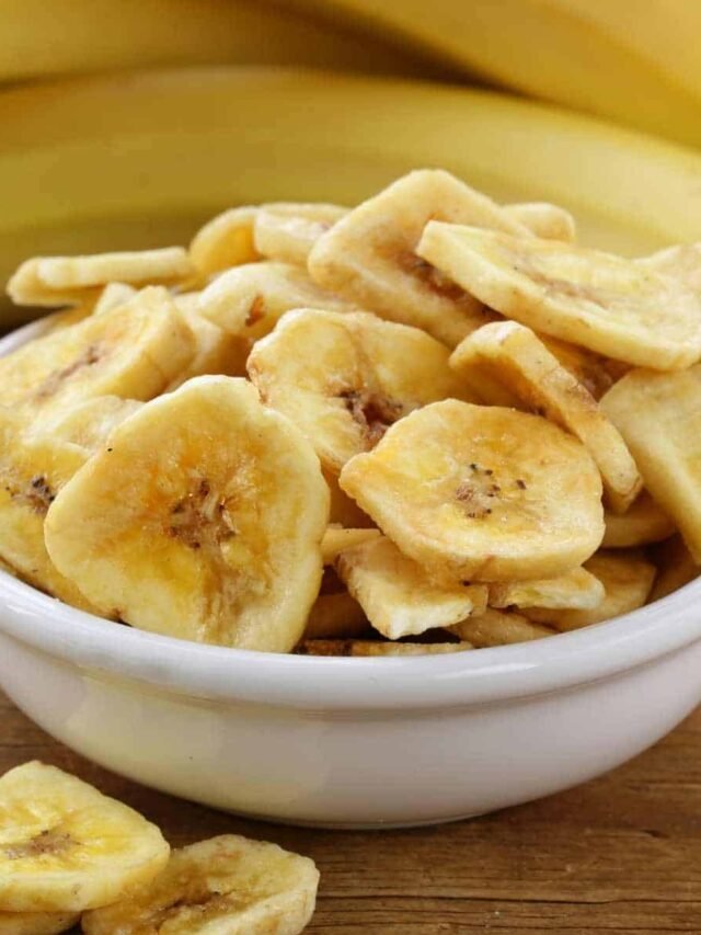 हेल्दी स्नैक के तौर पर क्यों बेहतर हैं केले के चिप्स? जानिए इनके जबरदस्त फायदे