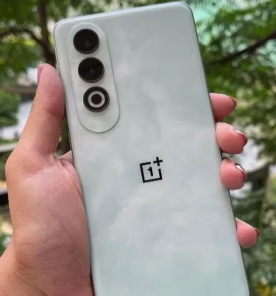 OnePlus Phones पर संकट? Oppo के फैसले से बाजार में मची हलचल