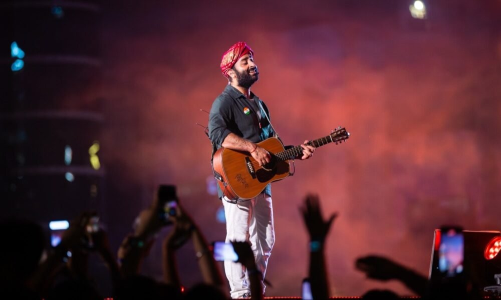 आदर्श गौरव का बयान | अरिजीत सिंह को लेकर बोले “उन्हें फर्क नहीं पड़ता”