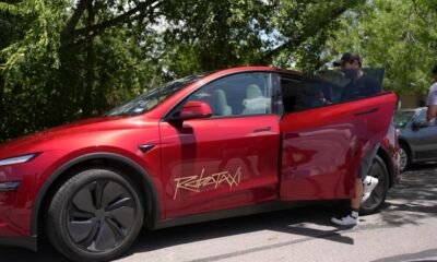 Tesla Robotaxis से जुड़े हादसों की रिपोर्ट के बाद ड्राइवरलेस टेक्नोलॉजी की सुरक्षा पर नए सवाल खड़े हो गए हैं।