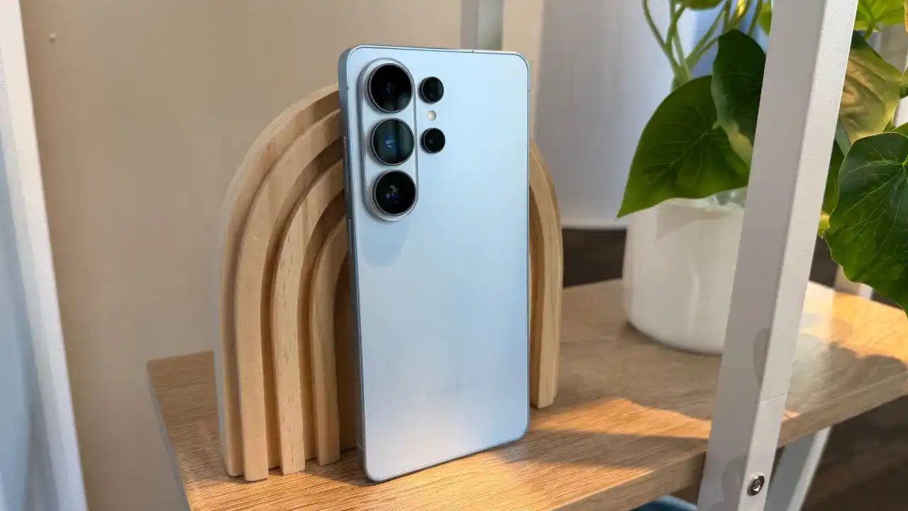 Samsung Galaxy S26 Ultra—प्राइवेसी डिस्प्ले और 200MP कैमरे के साथ फ्लैगशिप मार्केट में नया धमाका।