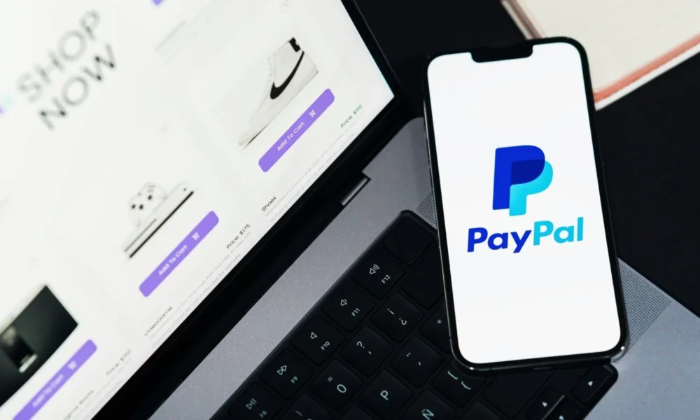 PayPal Data Breach: हैकर्स ने चुराया डेटा और पैसे, Dainik Diary की खास रिपोर्ट।