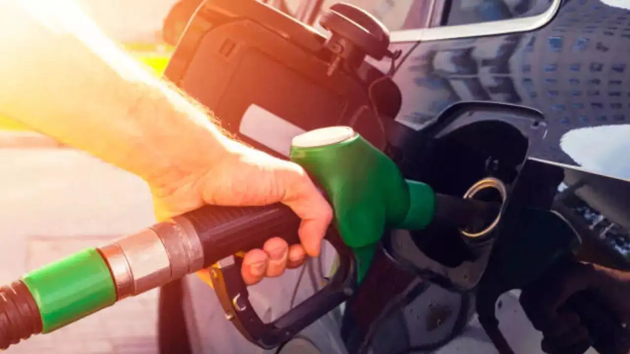 Nayara Energy, Petrol Price Hike, Diesel Price Today, Fuel Price India 2026, Iran US War, Strait of Hormuz, Petrol Price Hyderabad, Petrol Price Delhi, Petrol Price Mumbai, Asaduddin Owaisi, AIMIM, Fuel Crisis India, Panic Buying Assam, Guwahati, LPG Crisis, Indian Oil, BPCL, HPCL, Strategic Petroleum Reserve, पेट्रोल डीजल, ईंधन संकट, नायरा एनर्जी, महंगाई