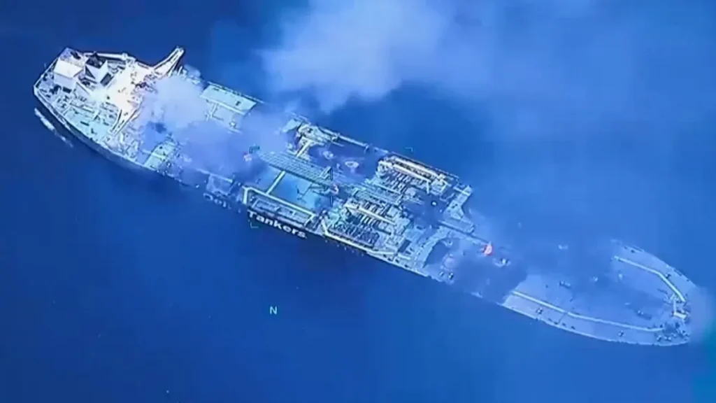 टूटी हुई Tail, Israel में Emergency Landing Iraq में गिरे अमेरिकी Tanker की तस्वीरों ने उठाए बड़े सवाल 32 टूटी Tail वाले KC-135 की तस्वीर ने Iraq Crash को लेकर उठाए बड़े सवाल | Dainik Diary