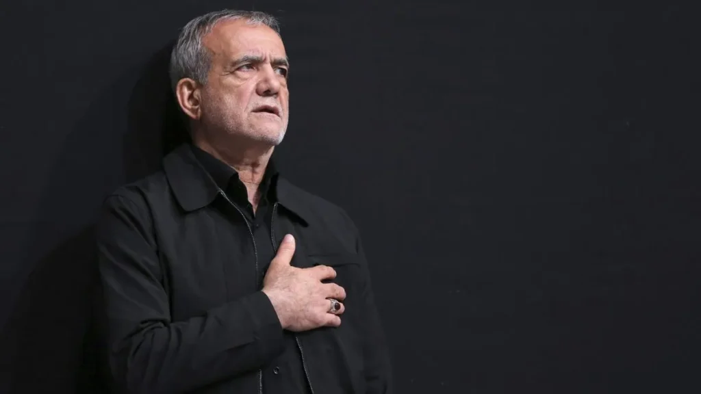 ईरानी राष्ट्रपति ने पड़ोसी देशों से माँगी माफी लेकिन रखी एक कड़ी शर्त, अमेरिका के सामने झुकने से किया साफ इनकार 32 ईरानी राष्ट्रपति ने पड़ोसियों से माँगी माफी, लेकिन रखी शर्त — समर्पण से किया इनकार | Dainik Diary