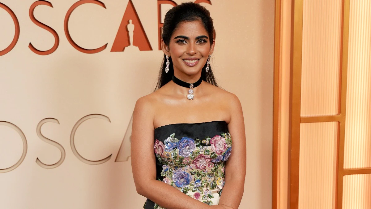 Isha Ambani ने Oscars 2026 में पहना Valentino गाउन और Cinderella-स्टाइल ब्लिंगी चोकर, फैशन ने सबका ध्यान खींचा