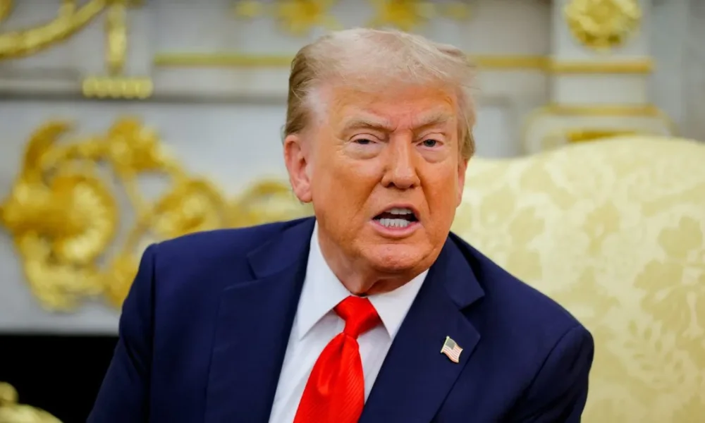 ट्रंप बोले — ईरान का एयर डिफेंस, नेवी, नेतृत्व सब खत्म; बातचीत के लिए अब बहुत देर | Dainik Diary