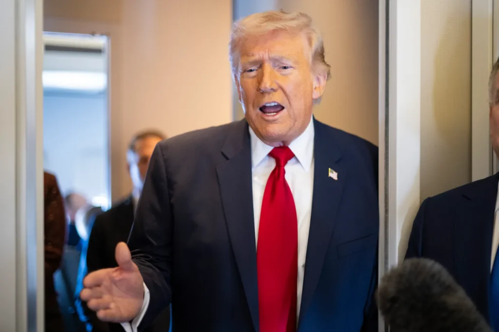 Iran युद्ध के दो हफ़्ते बाद Trump के पास निकलने का कोई आसान रास्ता नहीं अब आगे क्या? 32 Iran युद्ध के 2 हफ्ते बाद Trump के पास कोई आसान रास्ता नहीं — आगे क्या होगा? | Dainik Diary