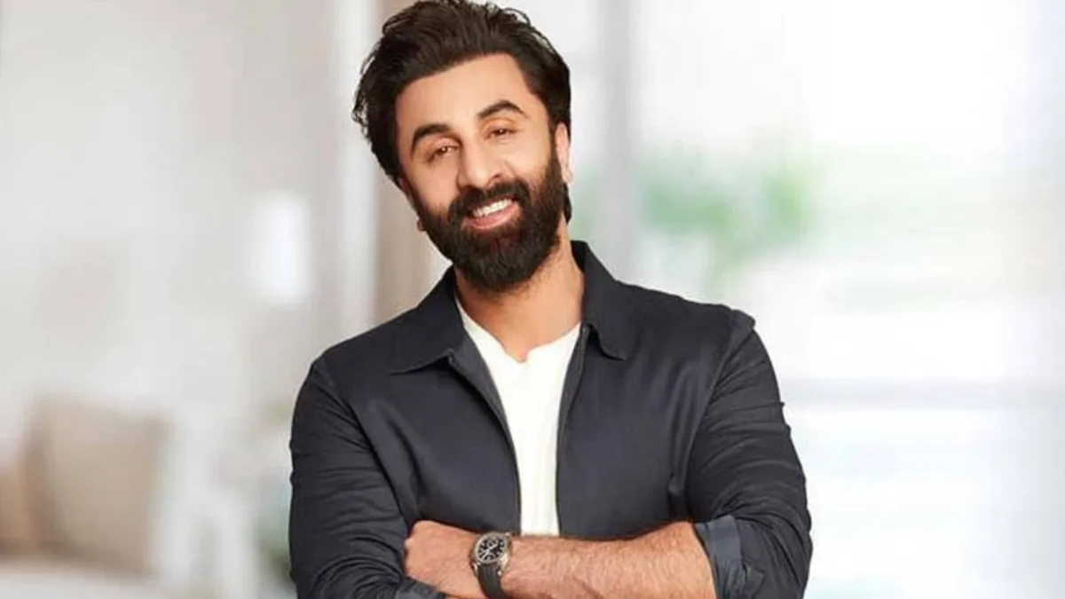Ramayana सेट से वायरल हुआ Ranbir Kapoor का Lord Rama लुक, सोशल मीडिया पर छिड़ी बहस।