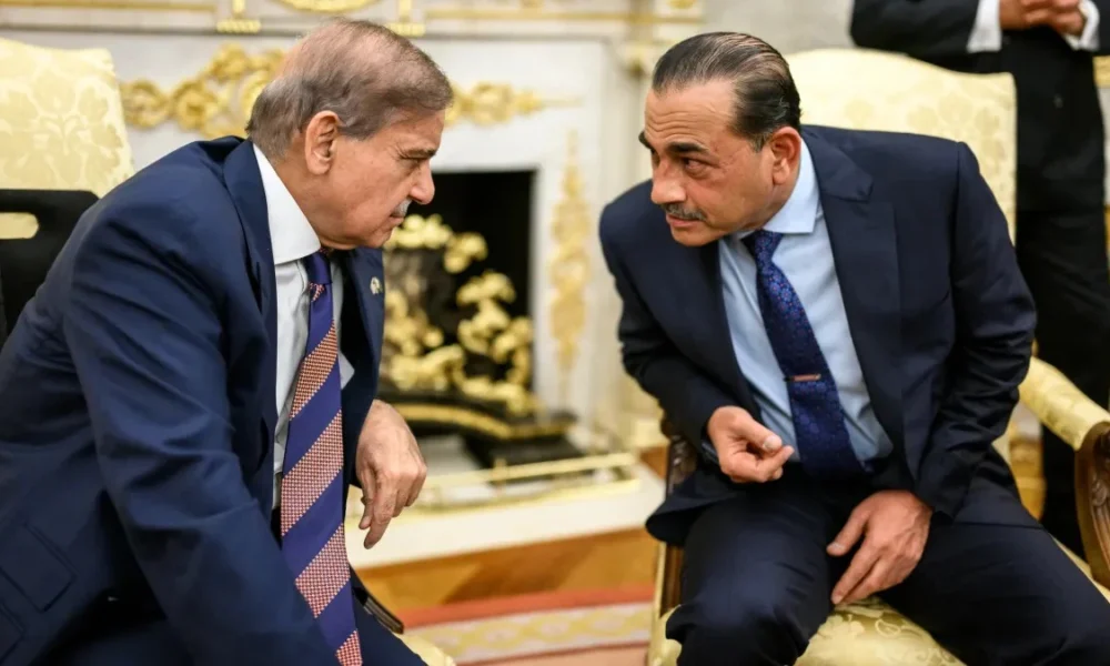 Shehbaz Sharif ने Iran के नए Supreme Leader को दी बधाई — US का साथी Pakistan खेल रहा दोहरा खेल | Dainik Diary