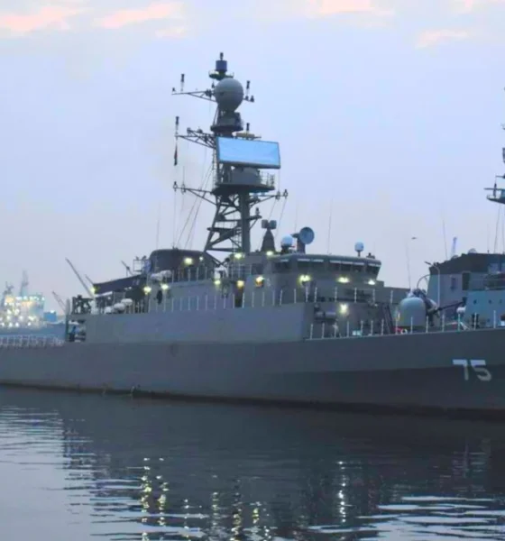 Indian Navy के विमान और जहाज IRIS Dena की खोज और बचाव अभियान में तैनात, US Torpedo हमले के बाद राहत कार्य जारी।